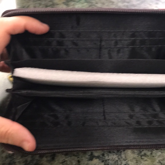 Wallets - Picture 8 of 9